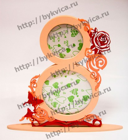 Рамка из дерева со словами и узорами