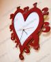 Часы из дерева в форме сердца