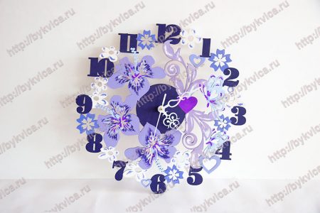 Часы из дерева с цветами