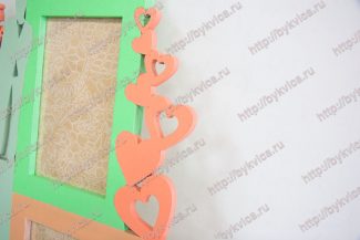 Рамка из дерева с сердцами и словами