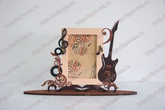 ramki91 Рамка из дерева со словами-подарок гитаристу